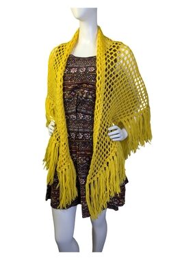 Handmade Vintage Yellow Crochet Fringe Poncho Scalloped Boho Festival Wrap